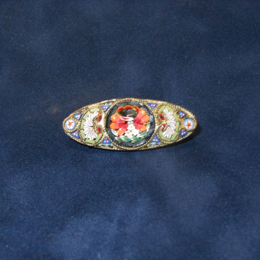 VINTAGE, made in  ITALY MICRO MOSAIC OVAL BROOCH